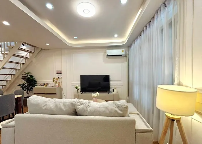 Апартаменты Cozy 4br Private In Sukhumvit Near Bts Udomsuk *