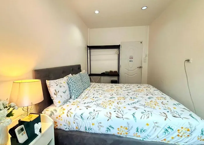 Cozy 4br Private In Sukhumvit Near Bts Udomsuk Апартаменты