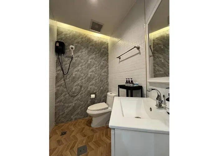 Cozy 4br Private In Sukhumvit Near Bts Udomsuk Бангкок