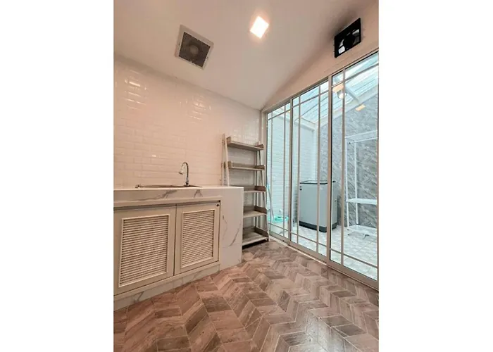 Cozy 4br Private In Sukhumvit Near Bts Udomsuk