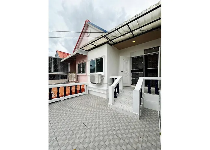 Cozy 4br Private In Sukhumvit Near Bts Udomsuk Apartment